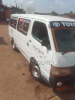 Toyota Grand HiAce 1999 White