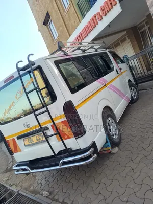 Toyota Grand HiAce 2015 White