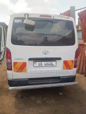 Toyota Grand HiAce 2020 White