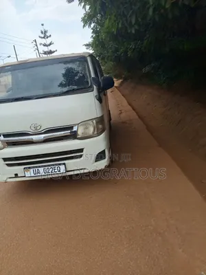Toyota Grand HiAce 2020 White