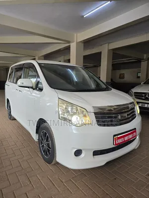 Toyota Noah 2012 White