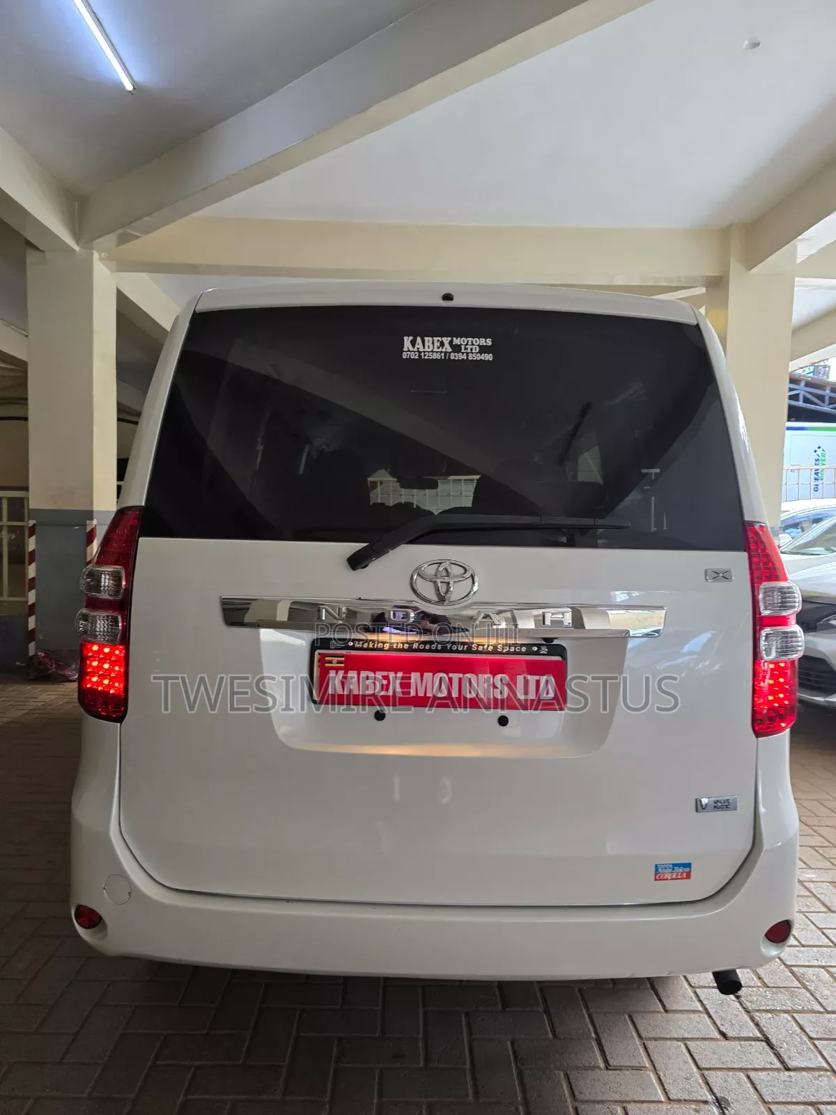 Toyota Noah 2012 White