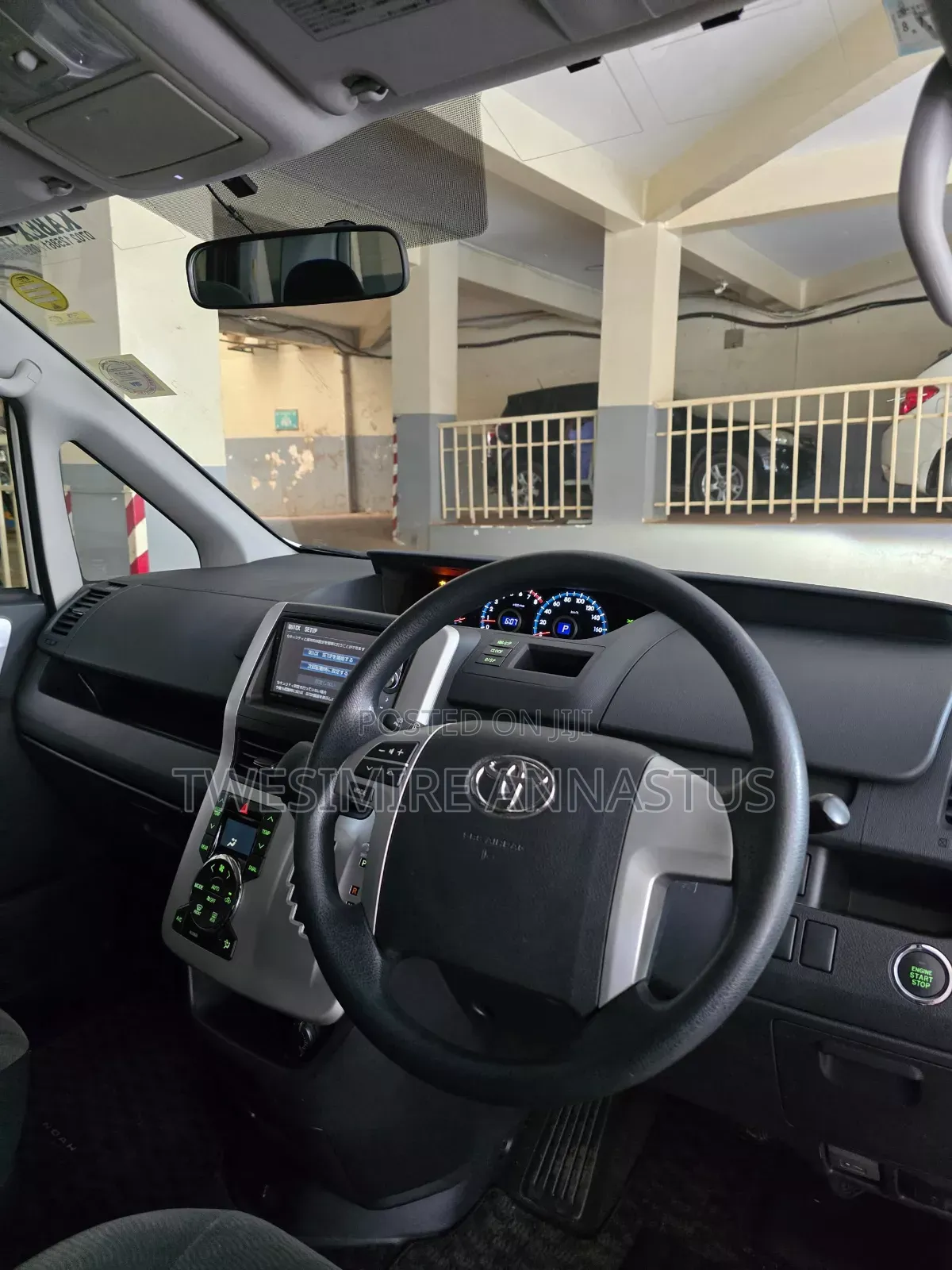 Toyota Noah 2012 White