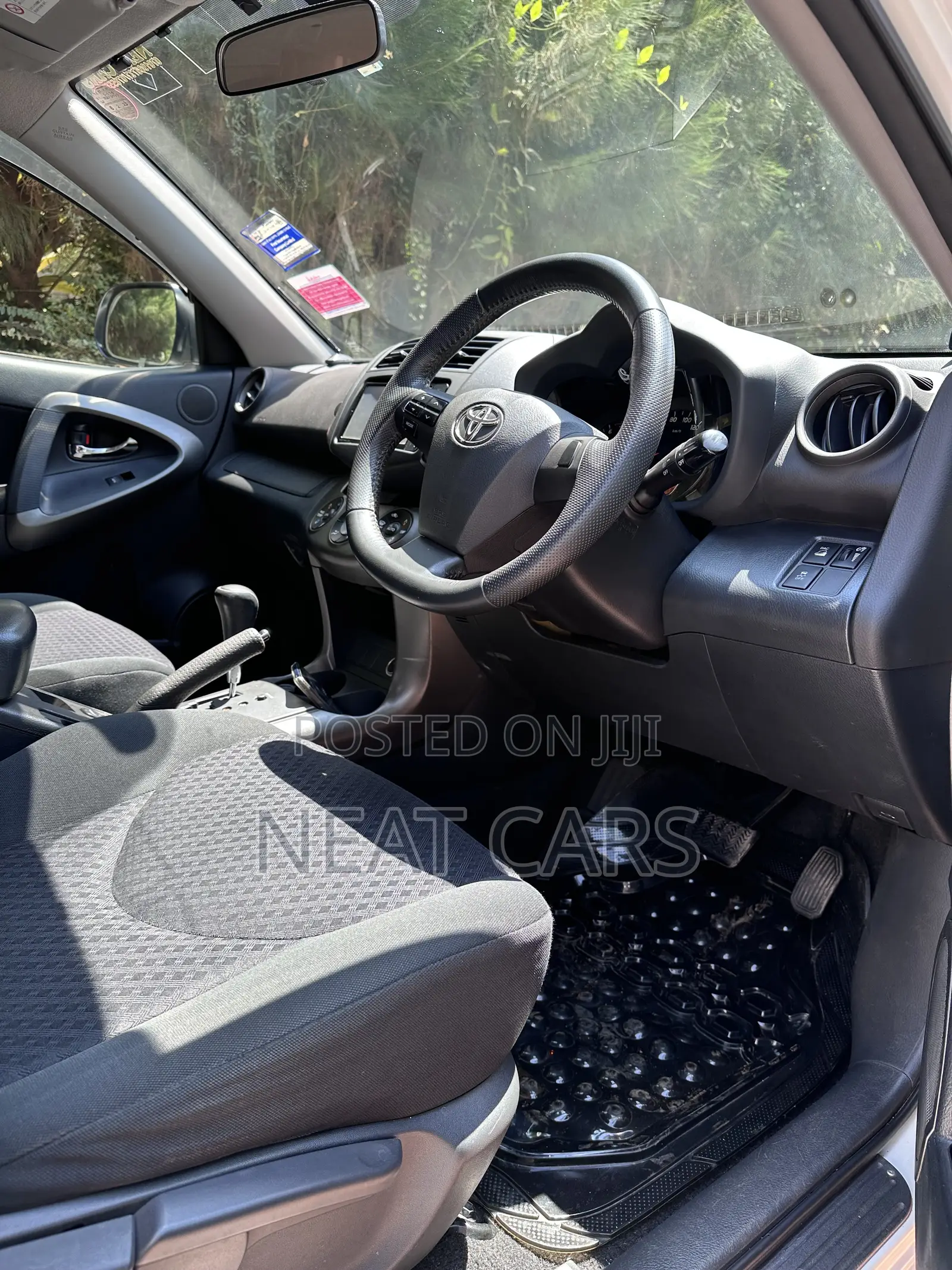 Toyota Vanguard 2012 Pearl