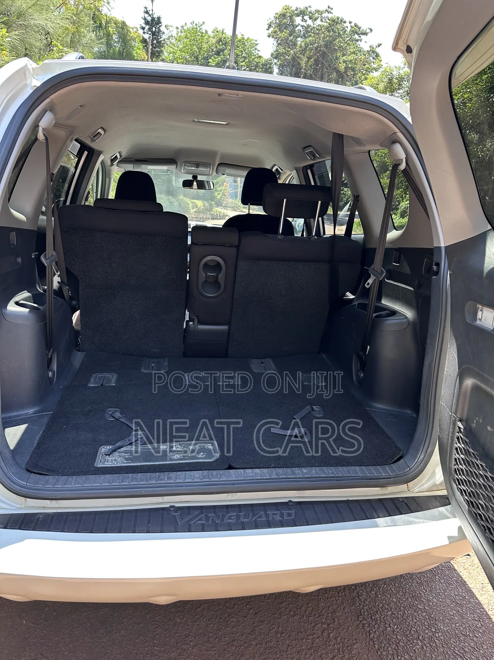 Toyota Vanguard 2012 Pearl
