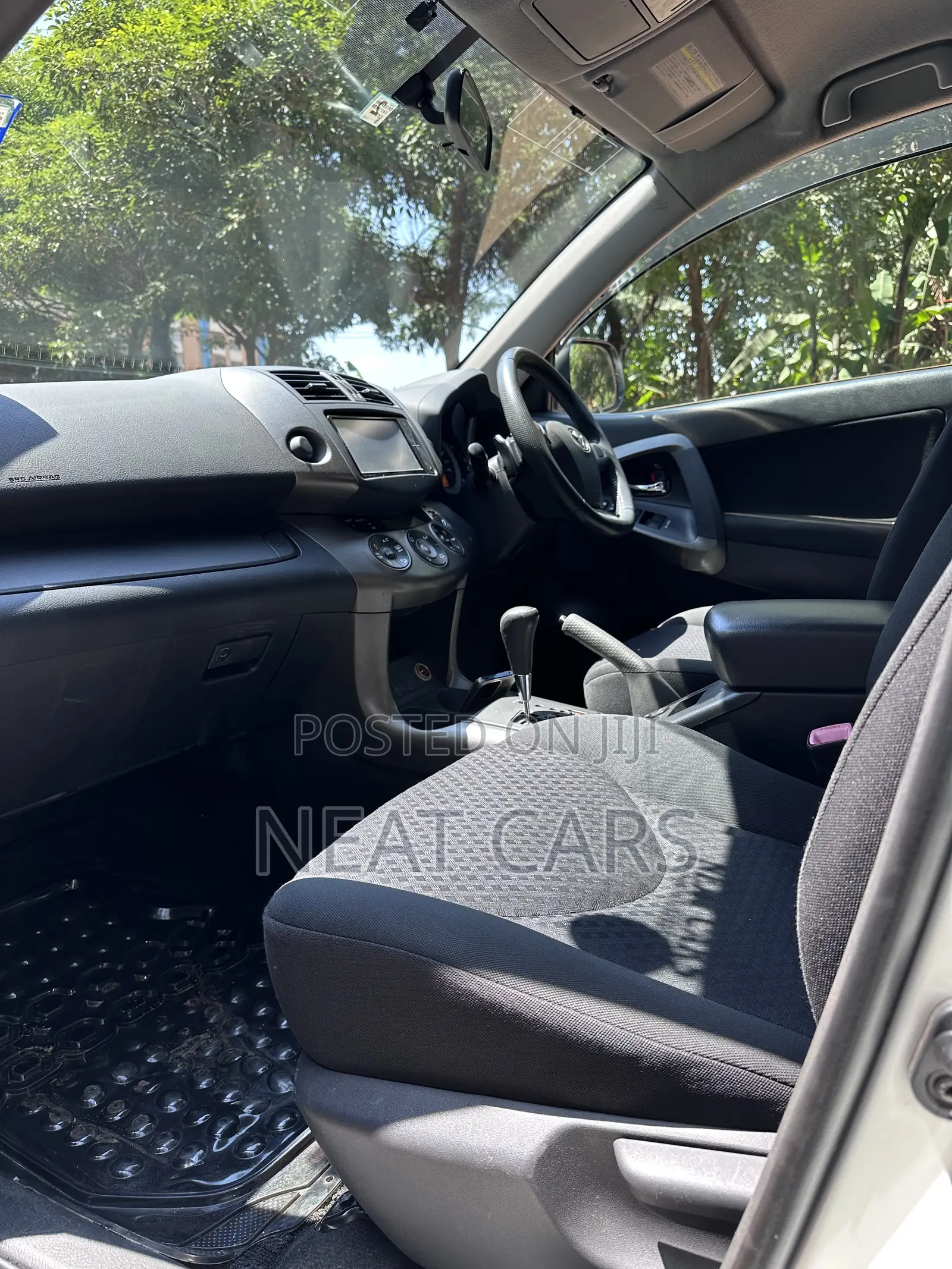 Toyota Vanguard 2012 Pearl