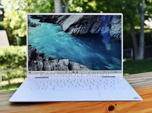New Laptop Dell XPS 13 7390 16GB Intel Core i7 SSD 512GB