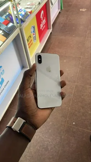 Apple iPhone 11 64 GB White