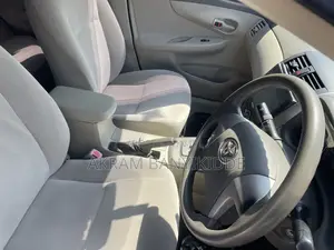 Toyota Axio 2012 Silver