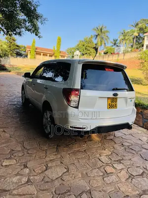 Subaru Forester 2.5 XS Premium 2009 White
