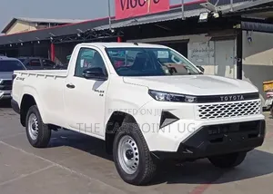 New Toyota Hilux 2025 White
