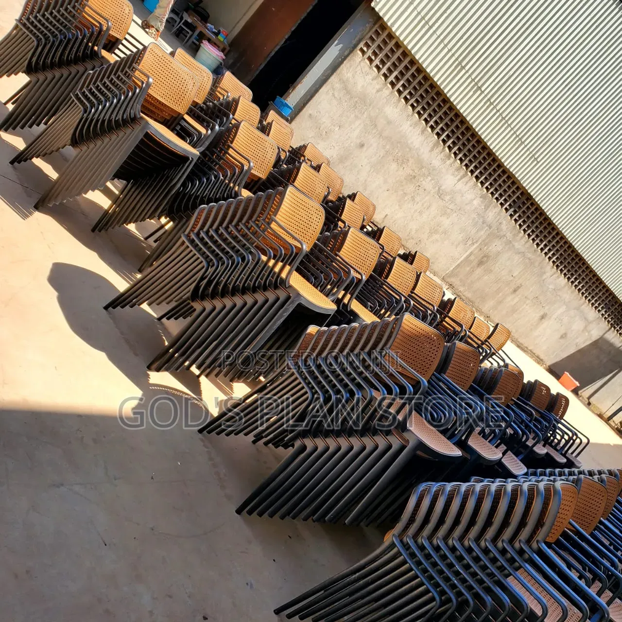 Fixed Mesh Back Plastic Chairs Plastic Chairs 1pc