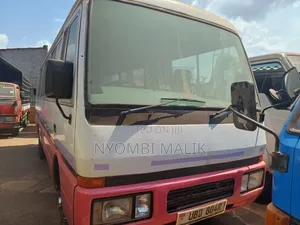 Mitsubishi Fuso Rosa 2001 Beige