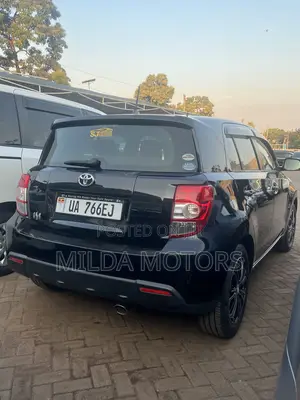 Toyota IST 2011 Black