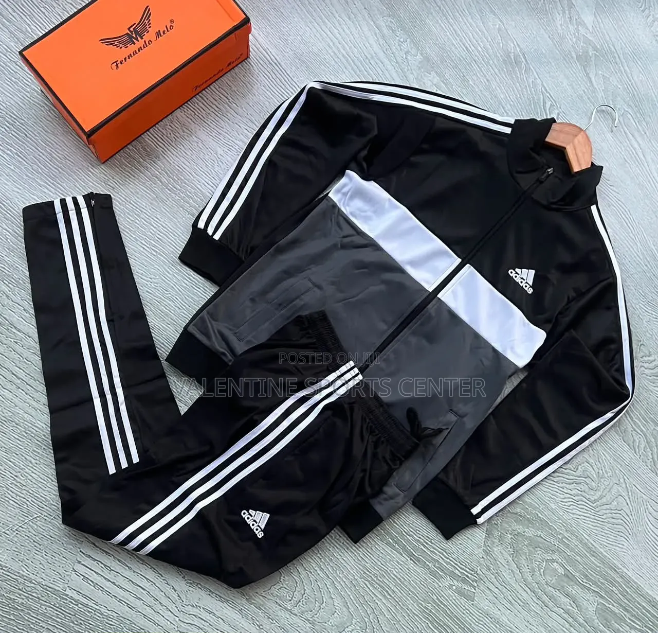 Shopping Tracksuit Adidas Original Material