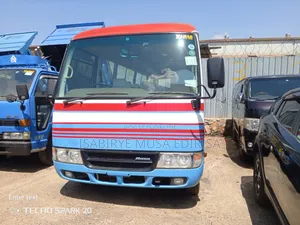 Mitsubishi Fuso Rosa 2012 White
