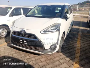 Toyota Sienta 2016 White