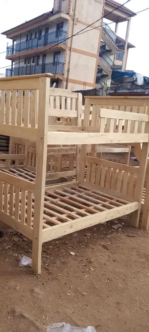 Luxurious 4x6 Wooden Decker Bed