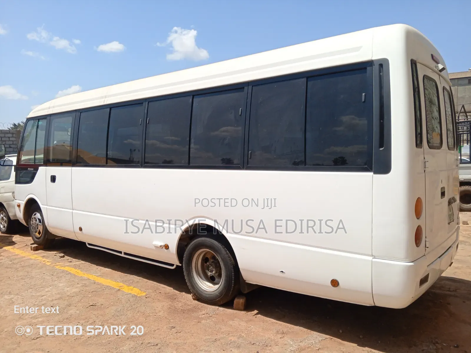 Mitsubishi Fuso Rosa 2011 White