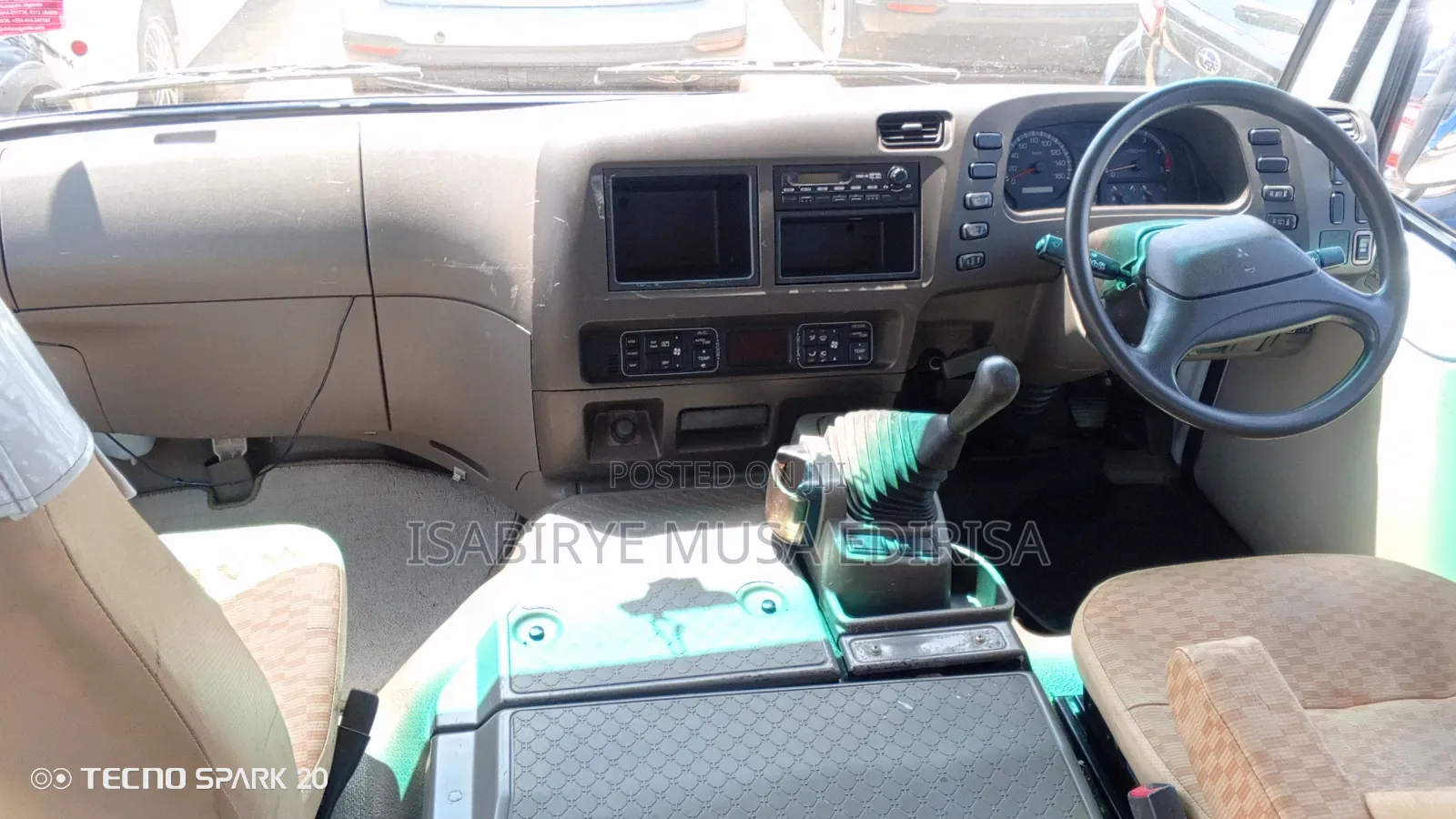 Mitsubishi Fuso Rosa 2011 White