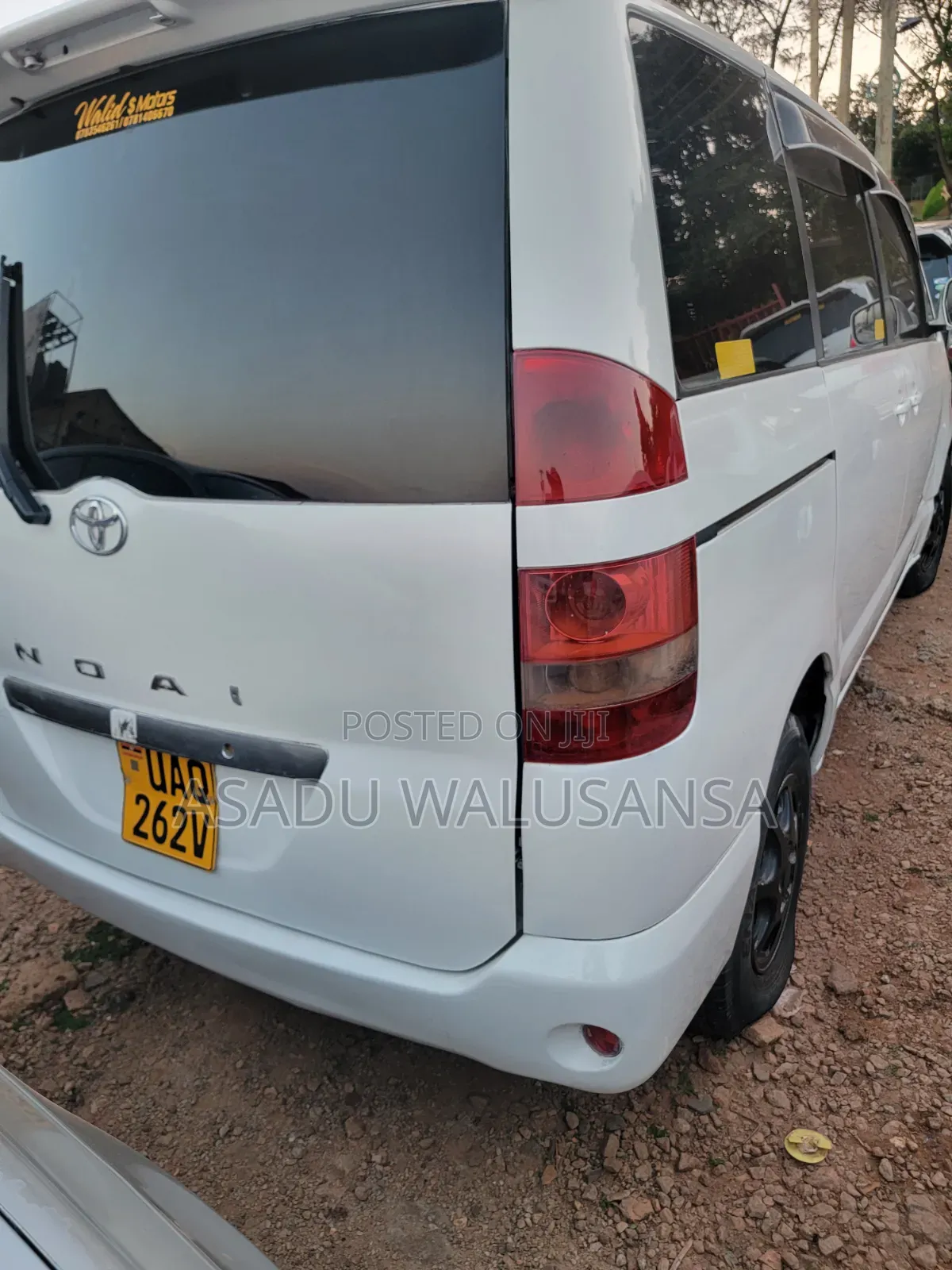 Toyota Noah 2004 White