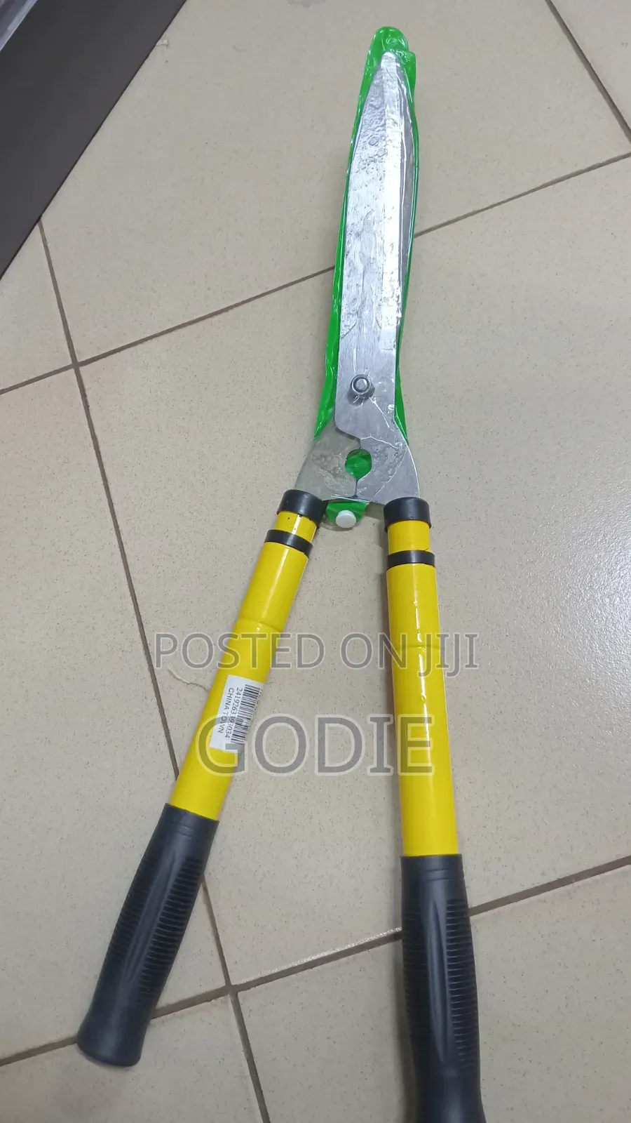 Handled Hedge Shears With Sharp Steel Blades