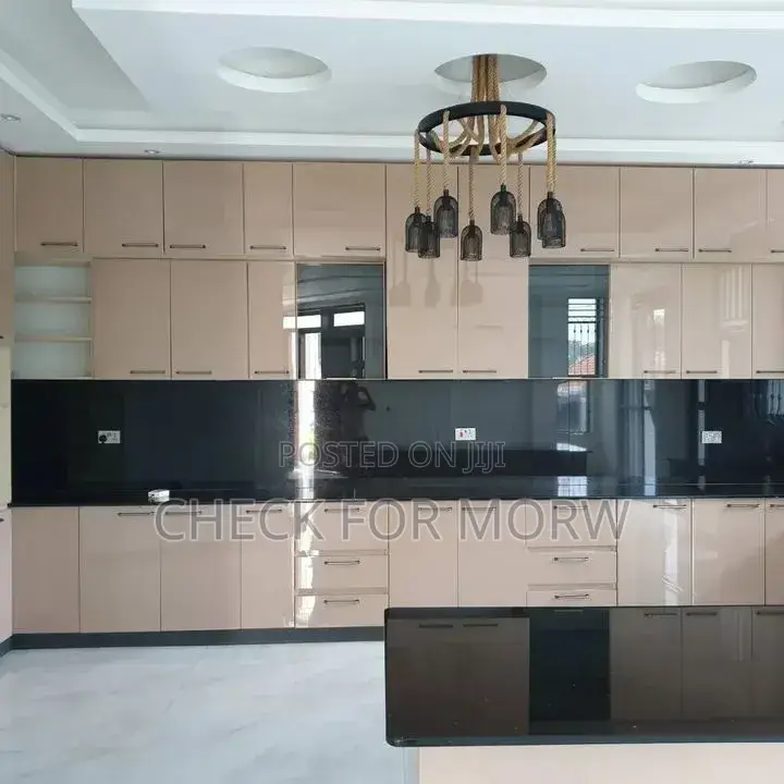 5bdrm Duplex in Kyanja, Central Division for rent