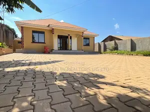 3bdrm House in Division A for sale