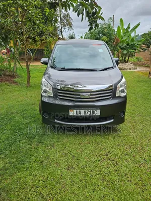 Toyota Noah 2.0 143hp AWD (8 Seater) 2012 Gray