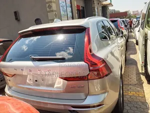 Volvo XC60 2019 Silver
