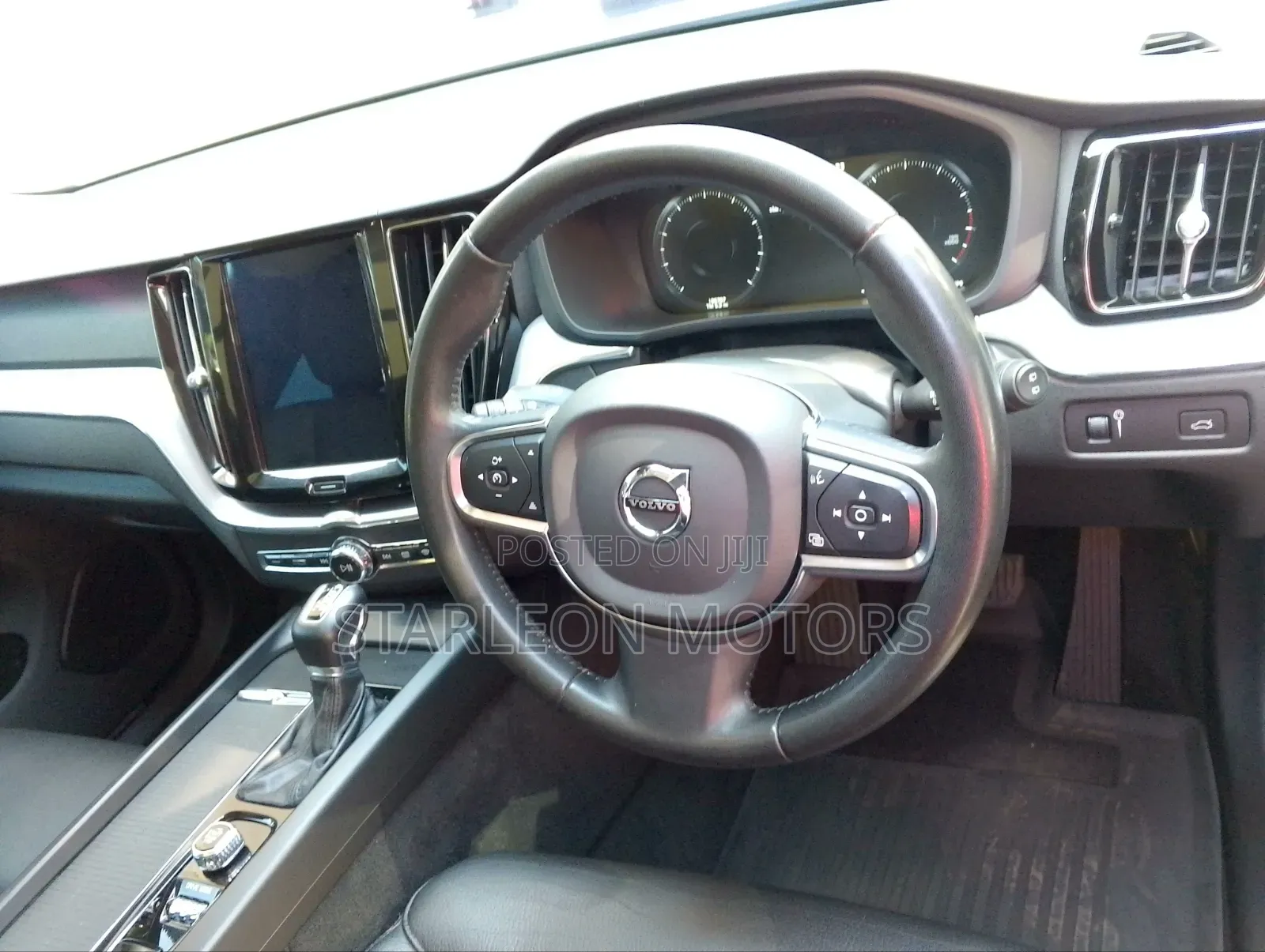 Volvo XC60 2019 Silver