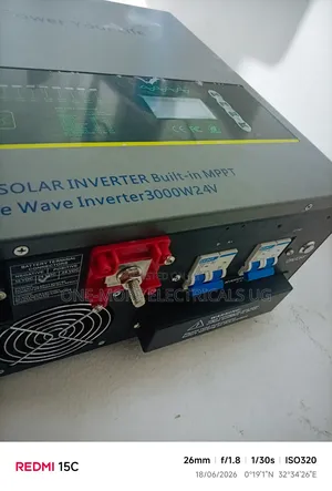 Pure Sine Wave Hybrid Inverter Charger 3000w/24volts