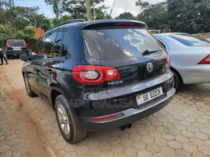 Volkswagen Tiguan 2012 Black