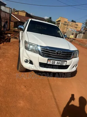 Toyota Hilux 2013 White