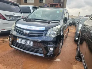 Toyota Noah 2012 Black
