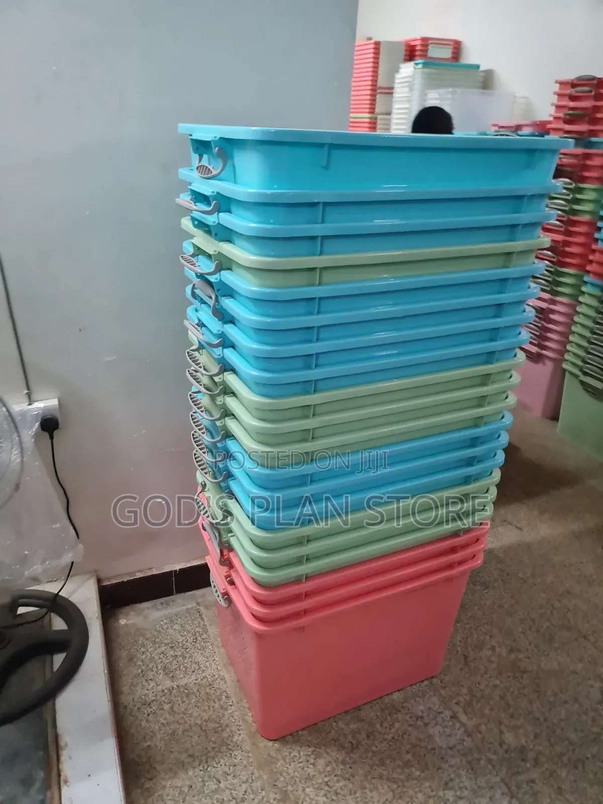 69cm×42cm×42cm Plastic Storage Boxes Plastic Storage Boxes 100litres