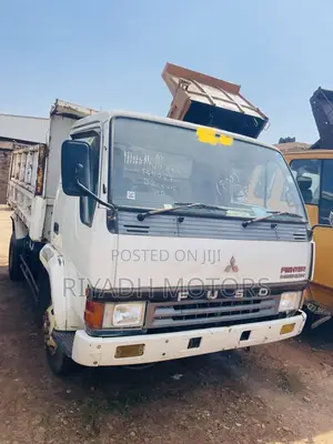 Fuso Fighter Mignon Dumper