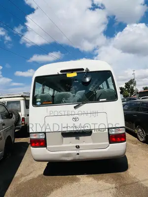 Toyota Coaster 2016 Silver