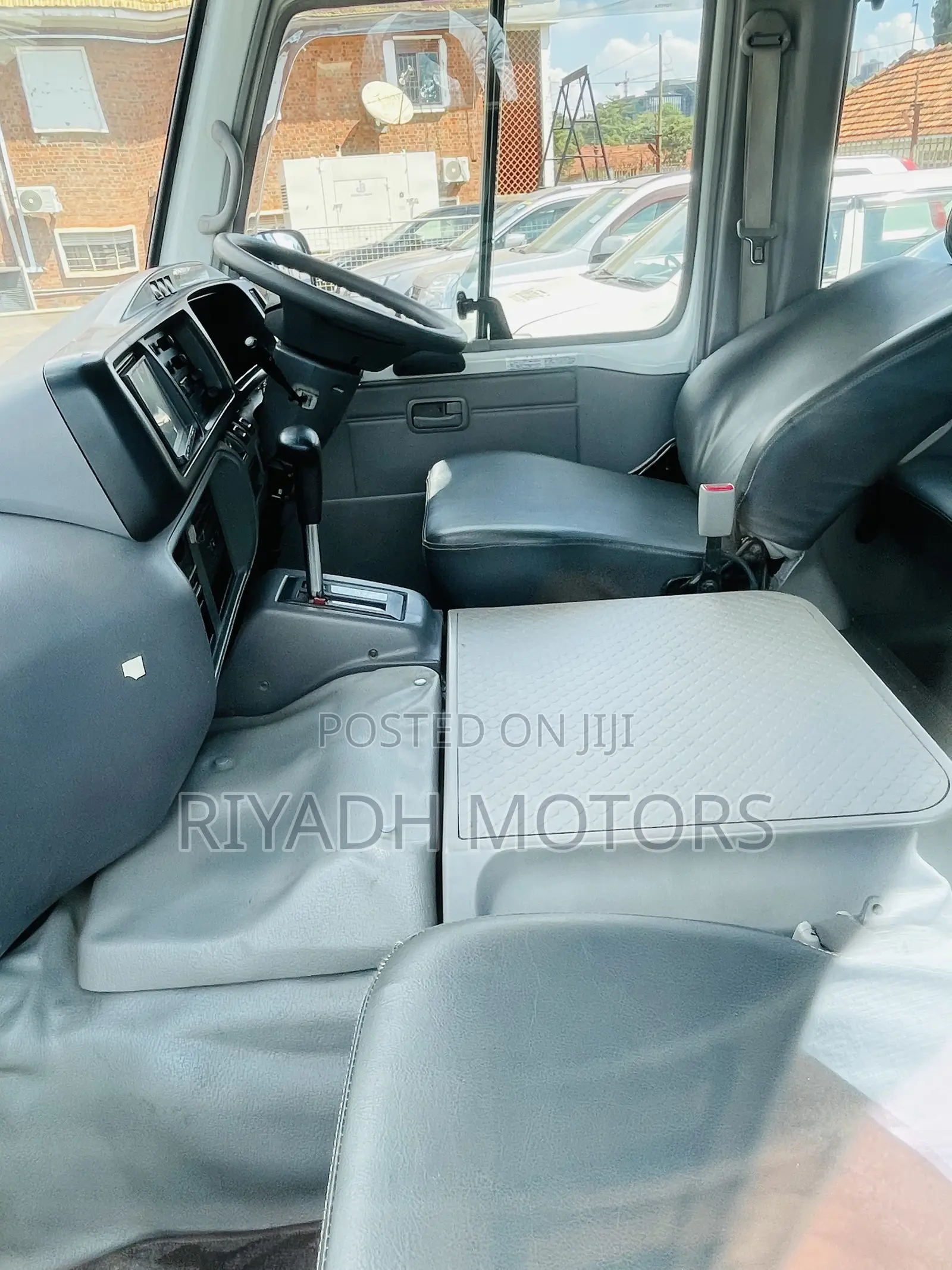 Toyota Coaster 2016 Silver