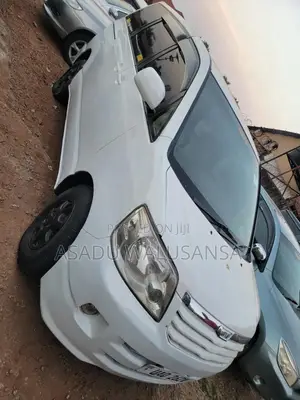 Toyota Noah 2004 White
