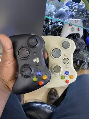 Xbox 360 Black and White Controller