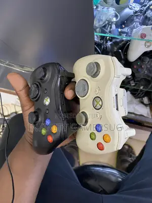 Xbox 360 Black and White Controller