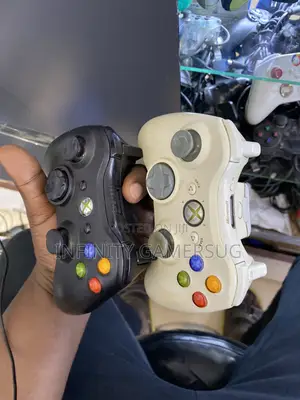 Xbox 360 Black and White Controller
