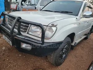 Toyota Land Cruiser 2009 White