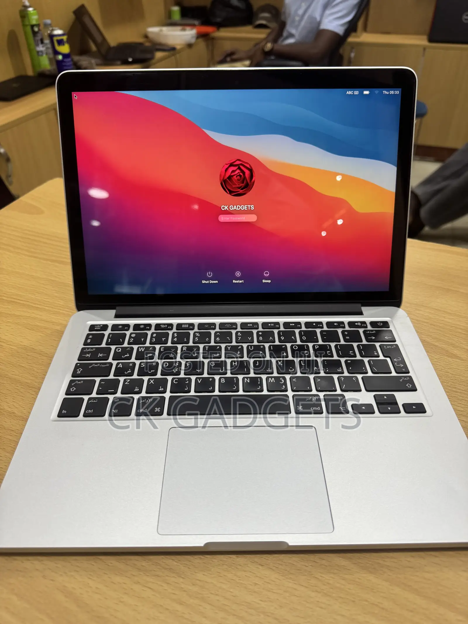 New Laptop Apple MacBook Pro 8GB Intel Core i5 SSD 256GB