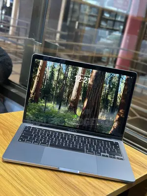 Laptop Apple MacBook Pro 2022 M2 8GB Apple M2 SSD 256GB