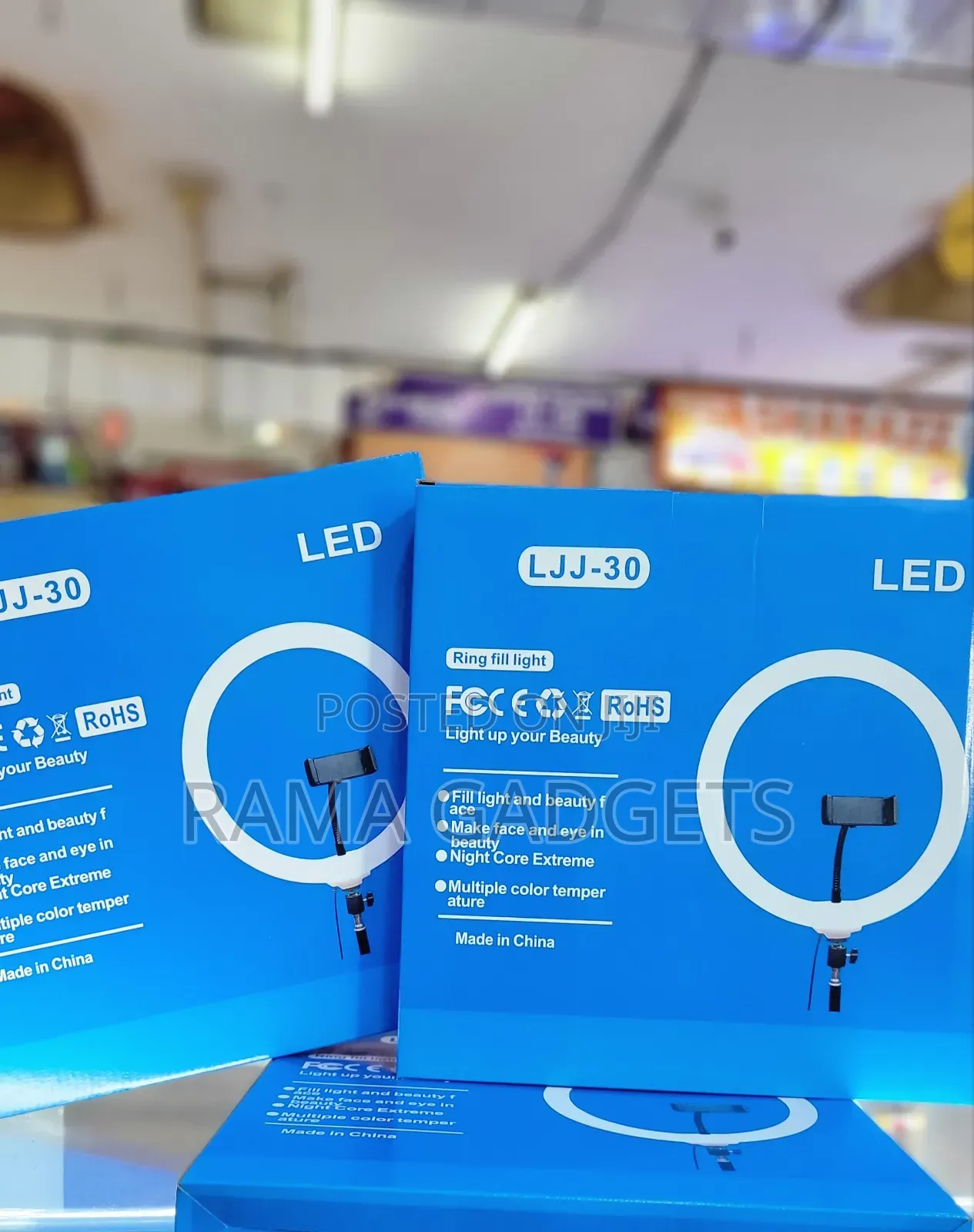 LJJ-30 Led Ring Fill Light Features Multiple Color Temperatures