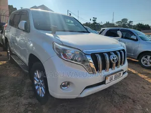 Toyota Land Cruiser 2015 White