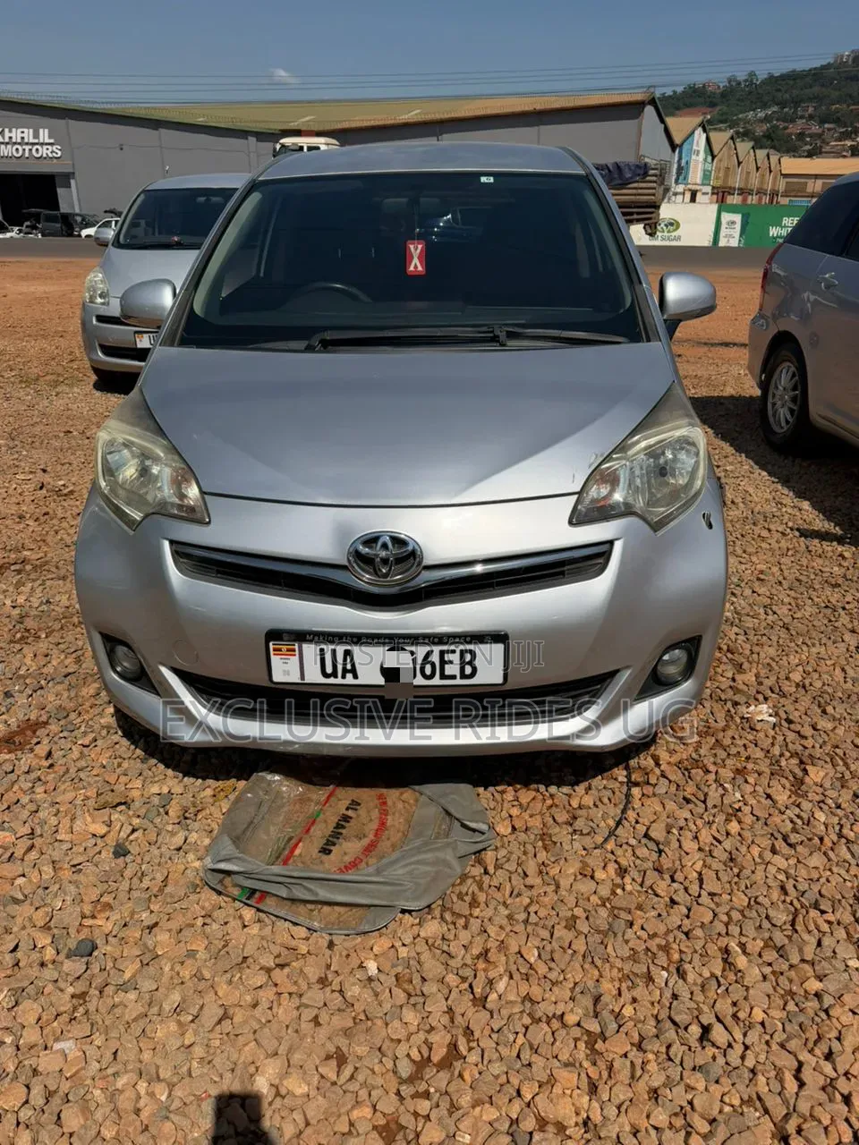 Toyota Ractis 1.5 AWD 2013 Silver