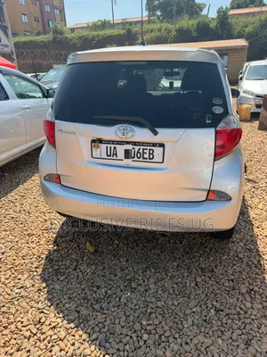 Toyota Ractis 1.5 AWD 2013 Silver